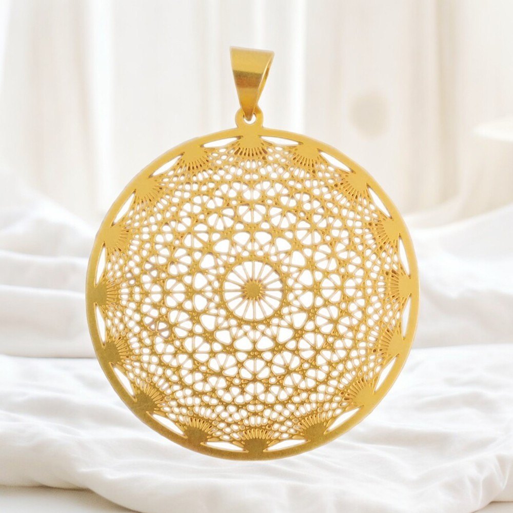 Gold Name Pendant Laser Cutting with High Precision and detail